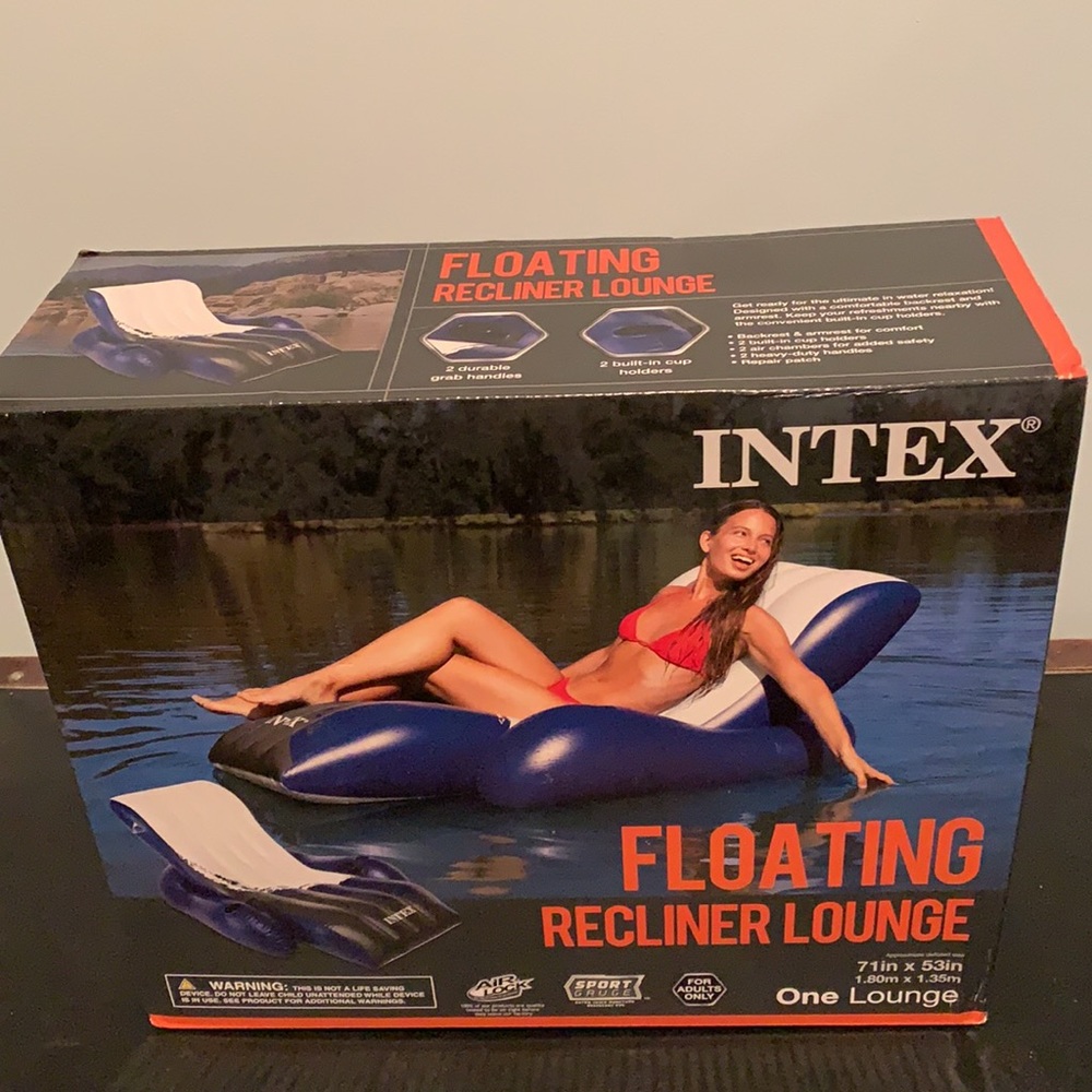 Floating recliner lounge. - New in box!